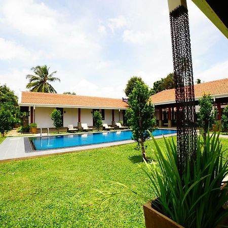 Lespri Grand Hotel Negombo Luaran gambar