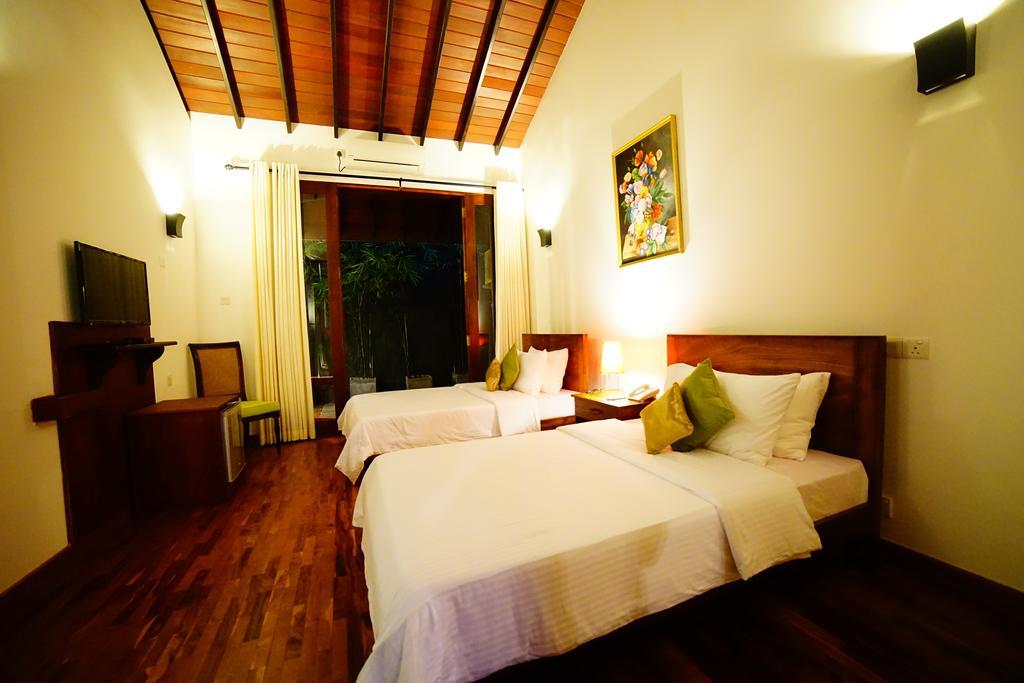 Lespri Grand Hotel Negombo Bilik gambar