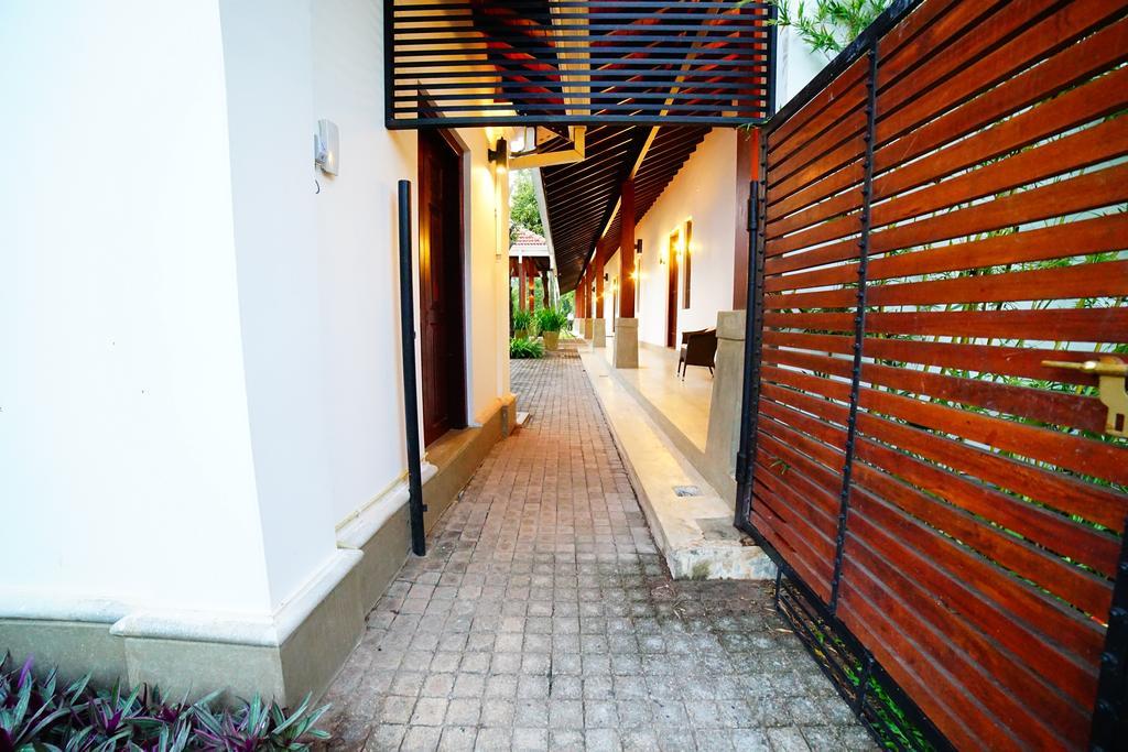 Lespri Grand Hotel Negombo Luaran gambar