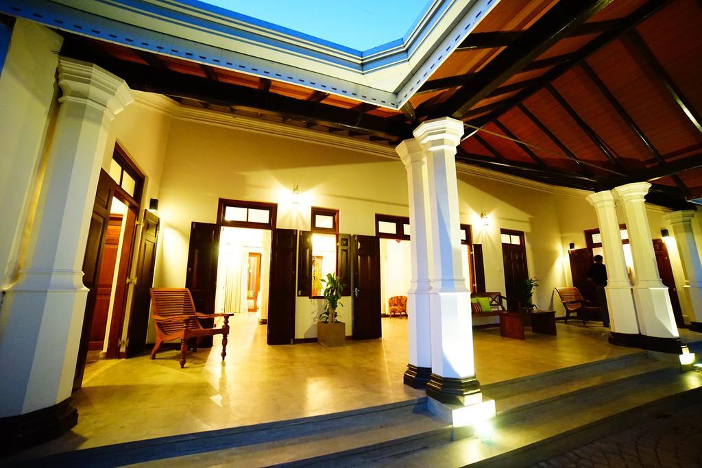 Lespri Grand Hotel Negombo Luaran gambar
