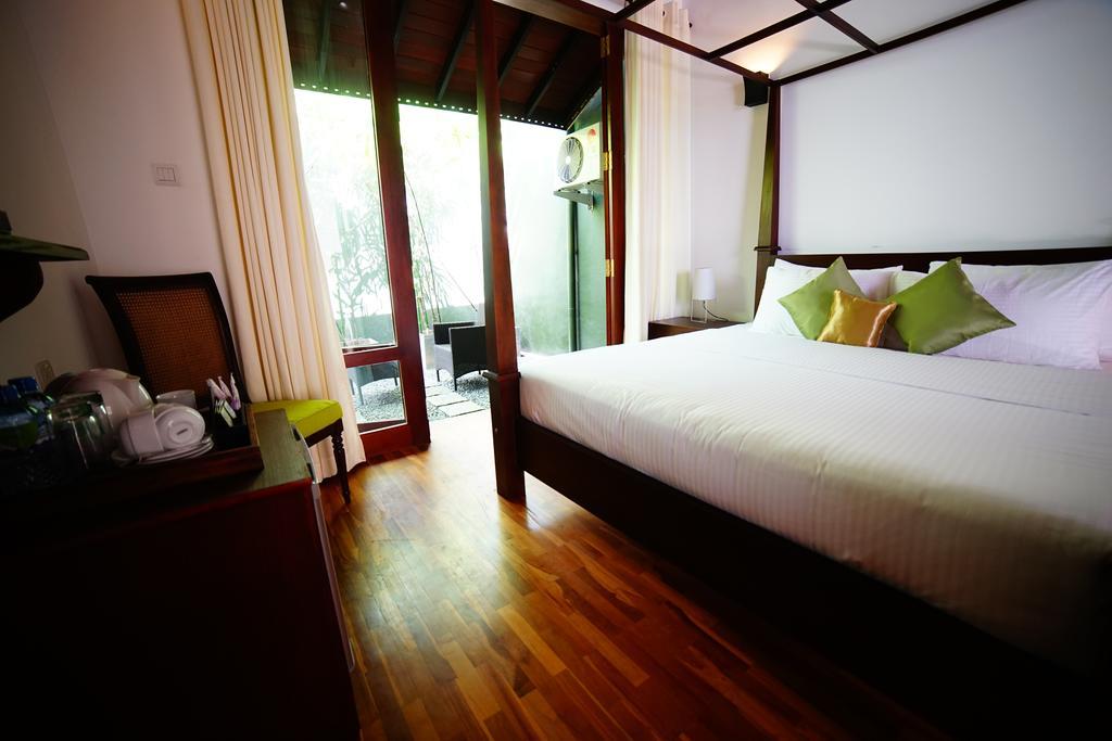 Lespri Grand Hotel Negombo Bilik gambar