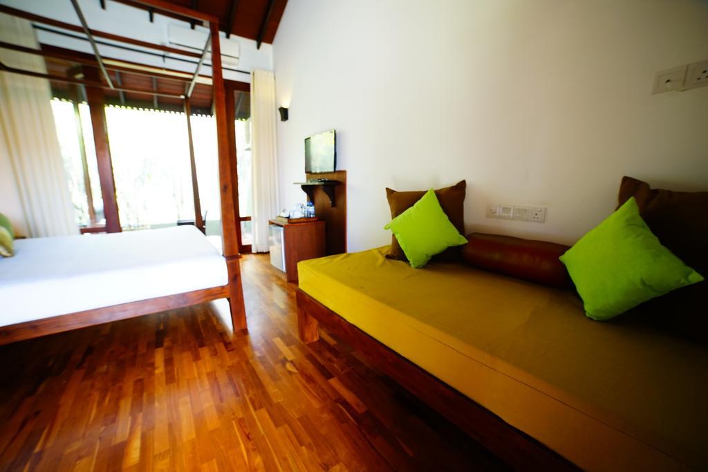 Lespri Grand Hotel Negombo Bilik gambar