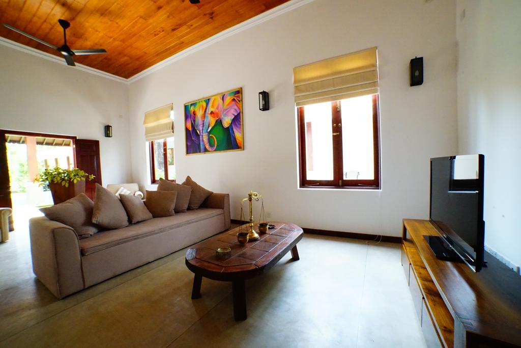 Lespri Grand Hotel Negombo Luaran gambar