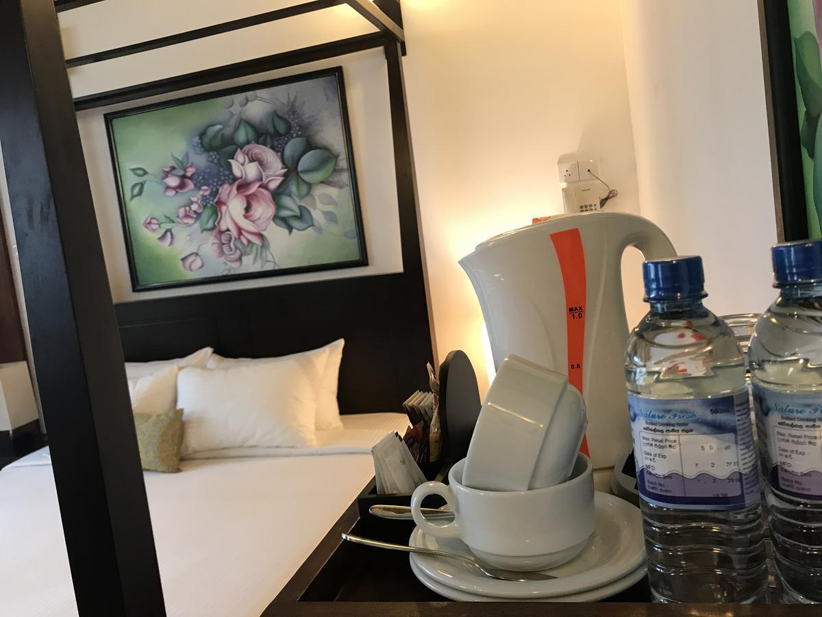 Lespri Grand Hotel Negombo Luaran gambar