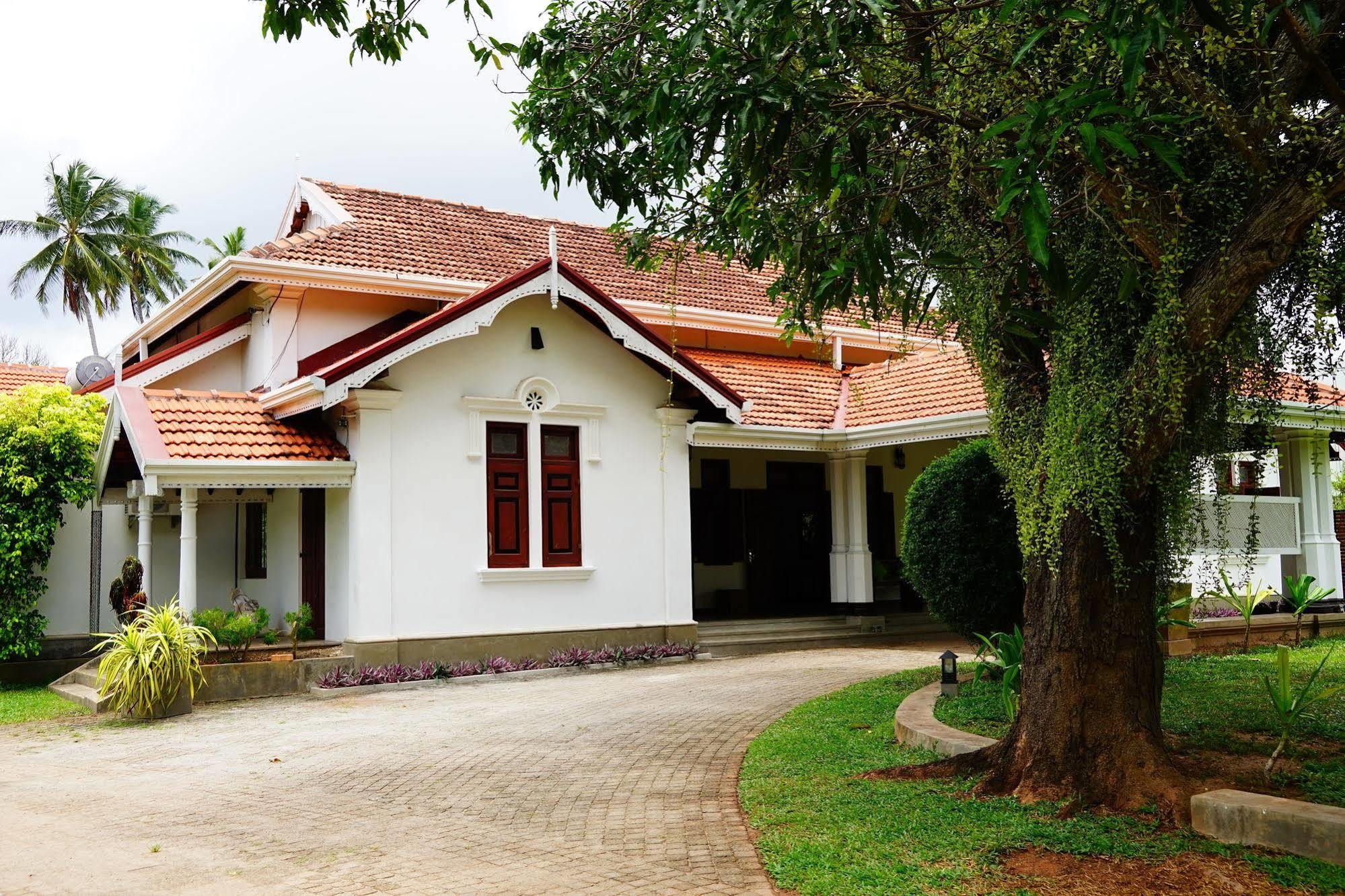 Lespri Grand Hotel Negombo Luaran gambar