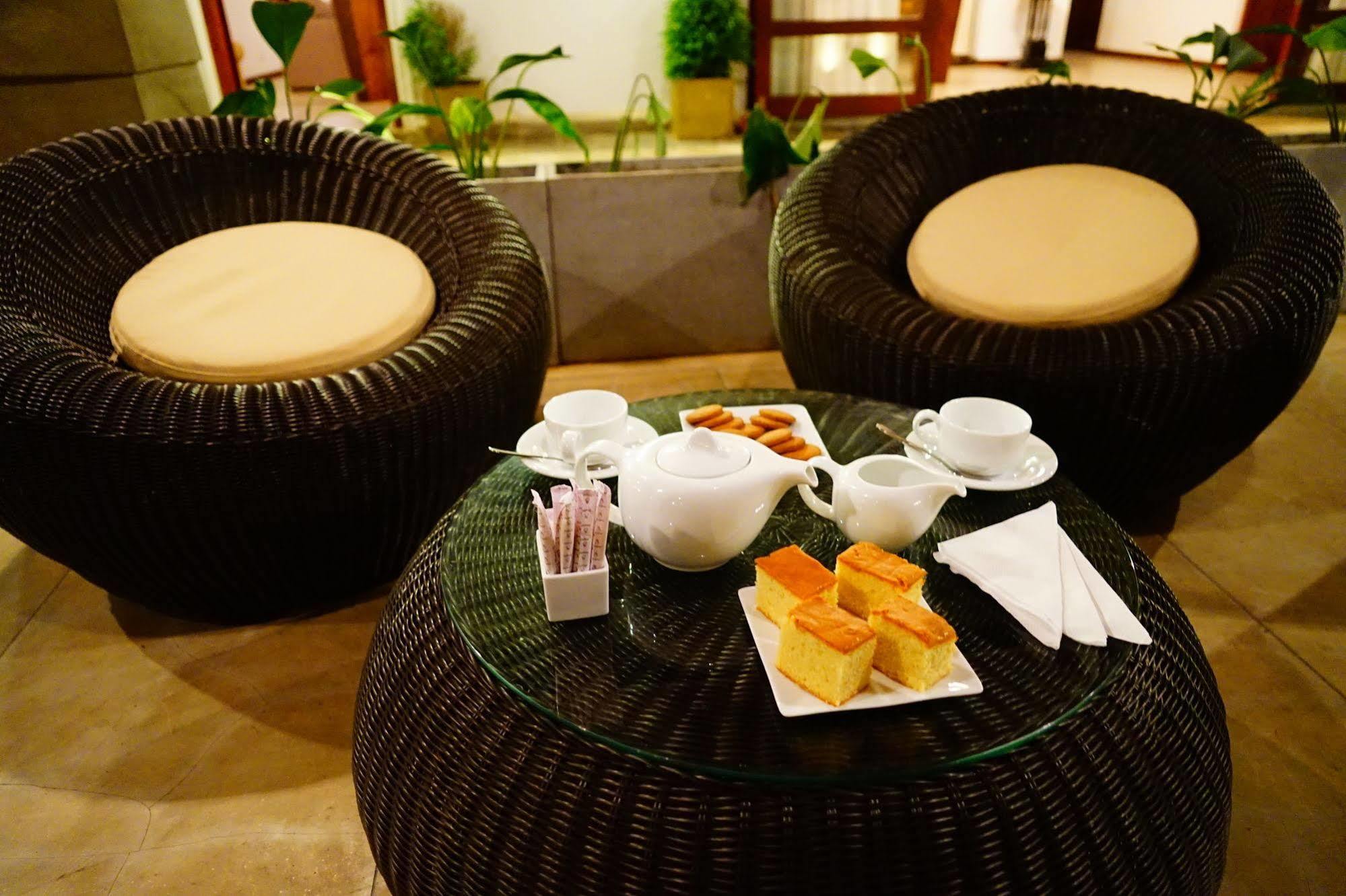 Lespri Grand Hotel Negombo Luaran gambar
